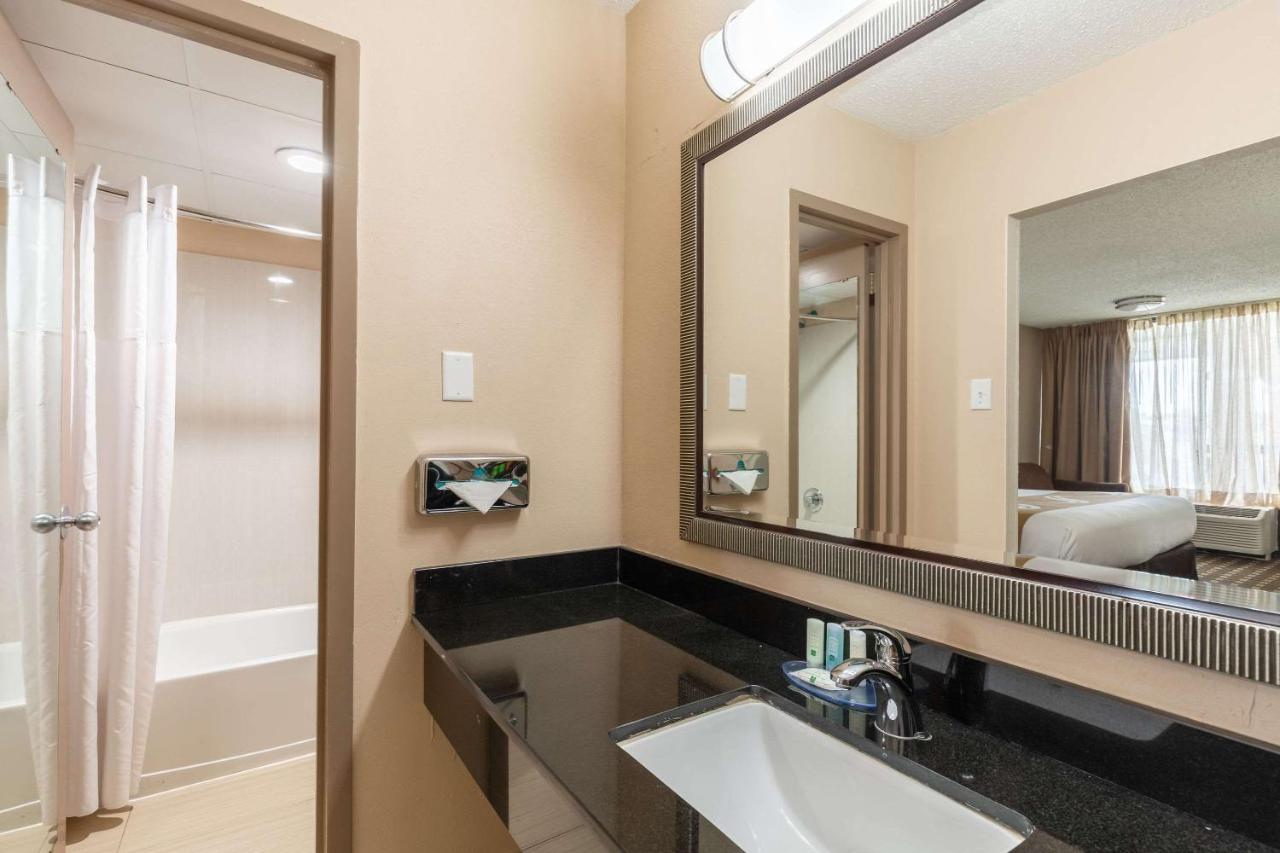 King Suite - Non-Smoking at Quality Inn Pasadena - Houston East