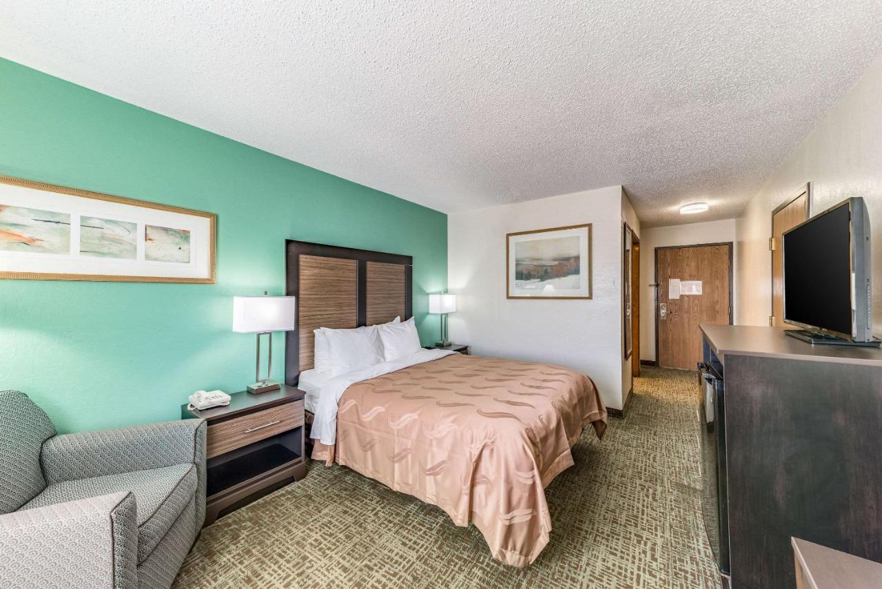 Queen Room Disability Access at Quality Inn Allen - Plano East