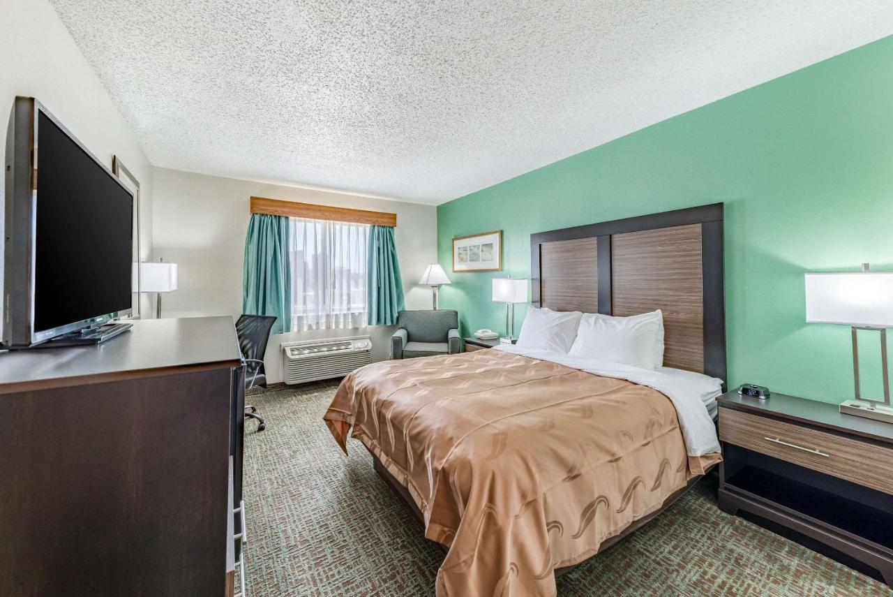 Queen Room Disability Access at Quality Inn Allen - Plano East