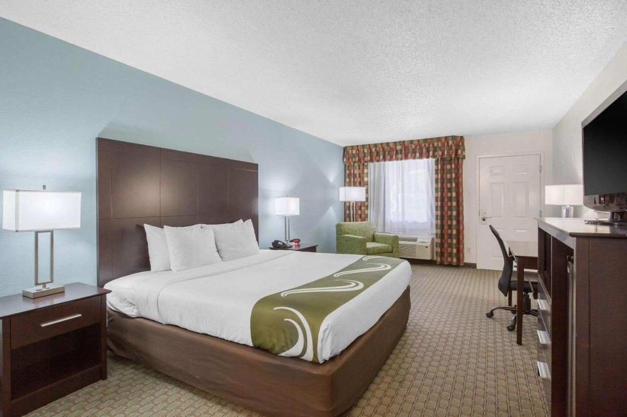 King Room - Smoking at Quality Inn Clute Freeport