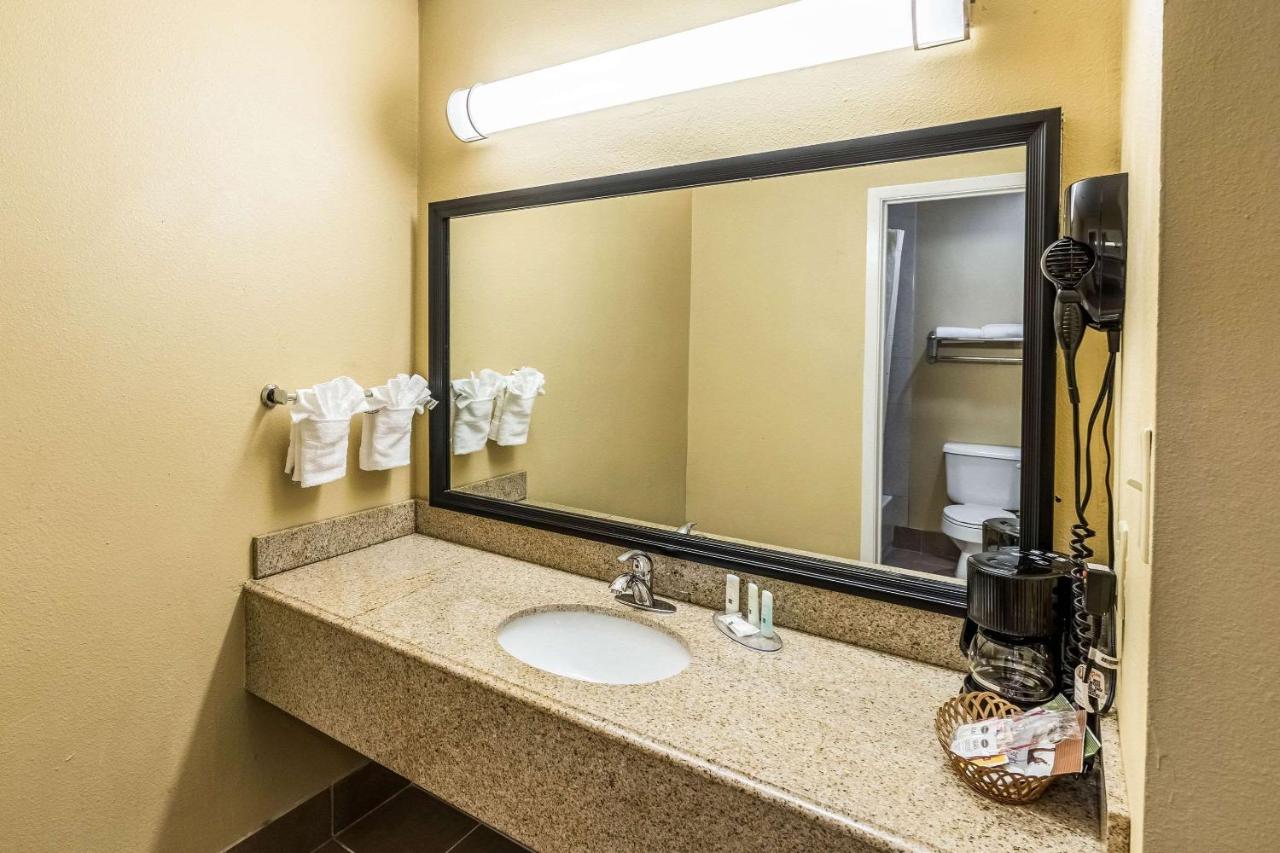 King Suite with Sofa Bed - Non Smoking at Quality Inn Corsicana
