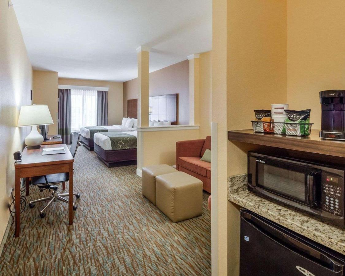 Suite at Comfort Suites Cotulla near I-35