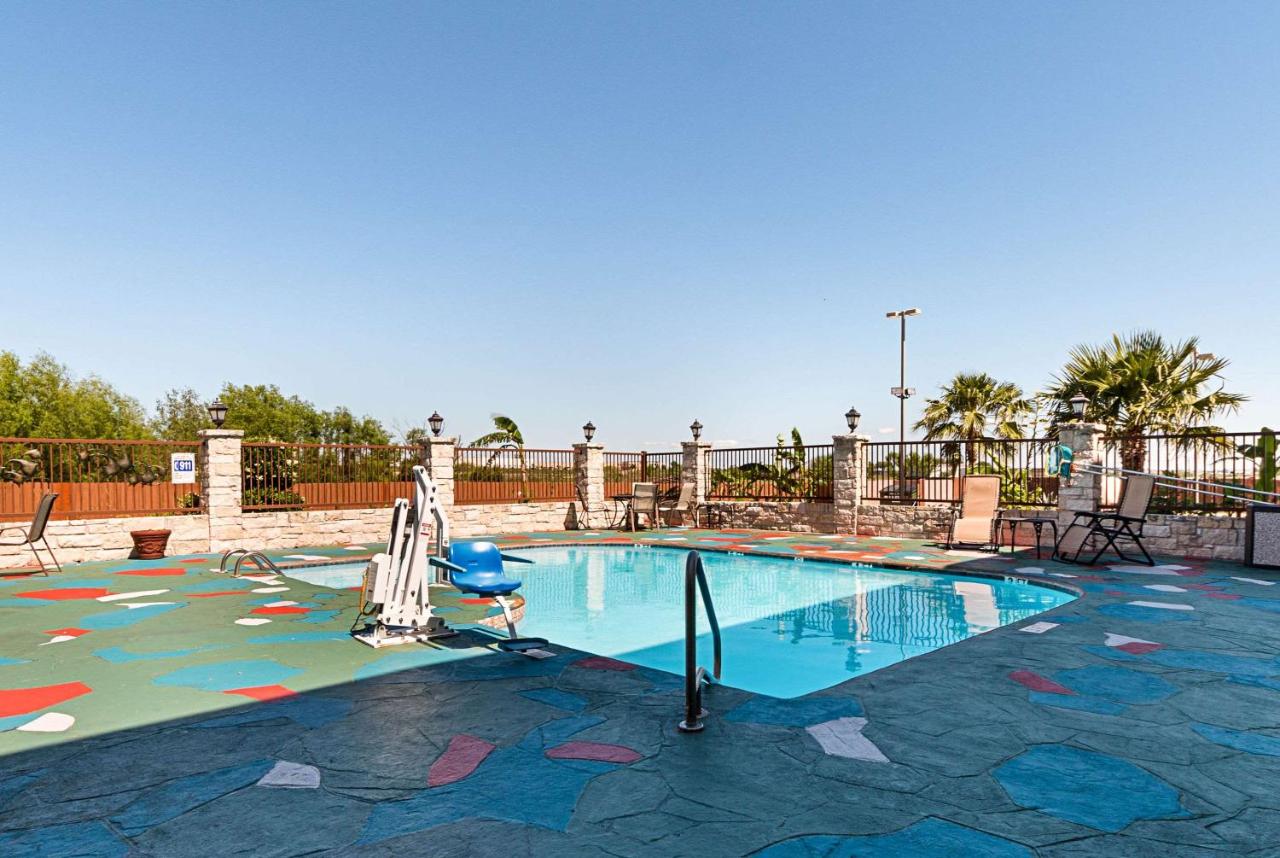  | Quality Inn and Suites