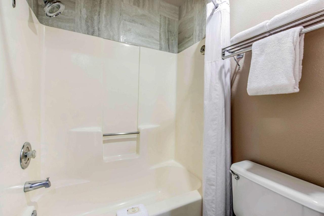 Queen Room with Two Queen Beds - Non-Smoking at Quality Inn Cedar City - University Area