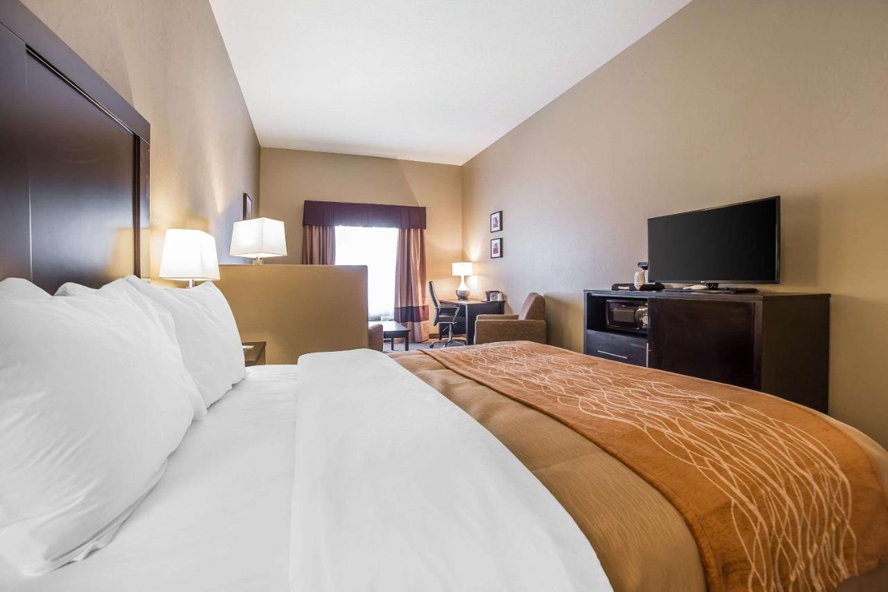 King Suite with Sofa Bed - Non-Smoking at Comfort Inn & Suites Vernal - National Monument Area