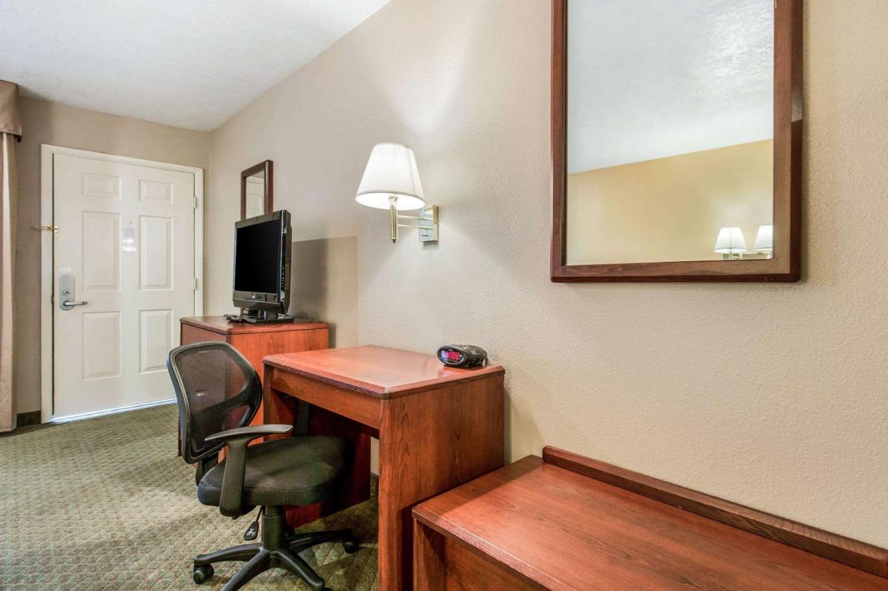 Standard Queen Room with Two Queen Beds at Quality Inn Cedar City - University Area