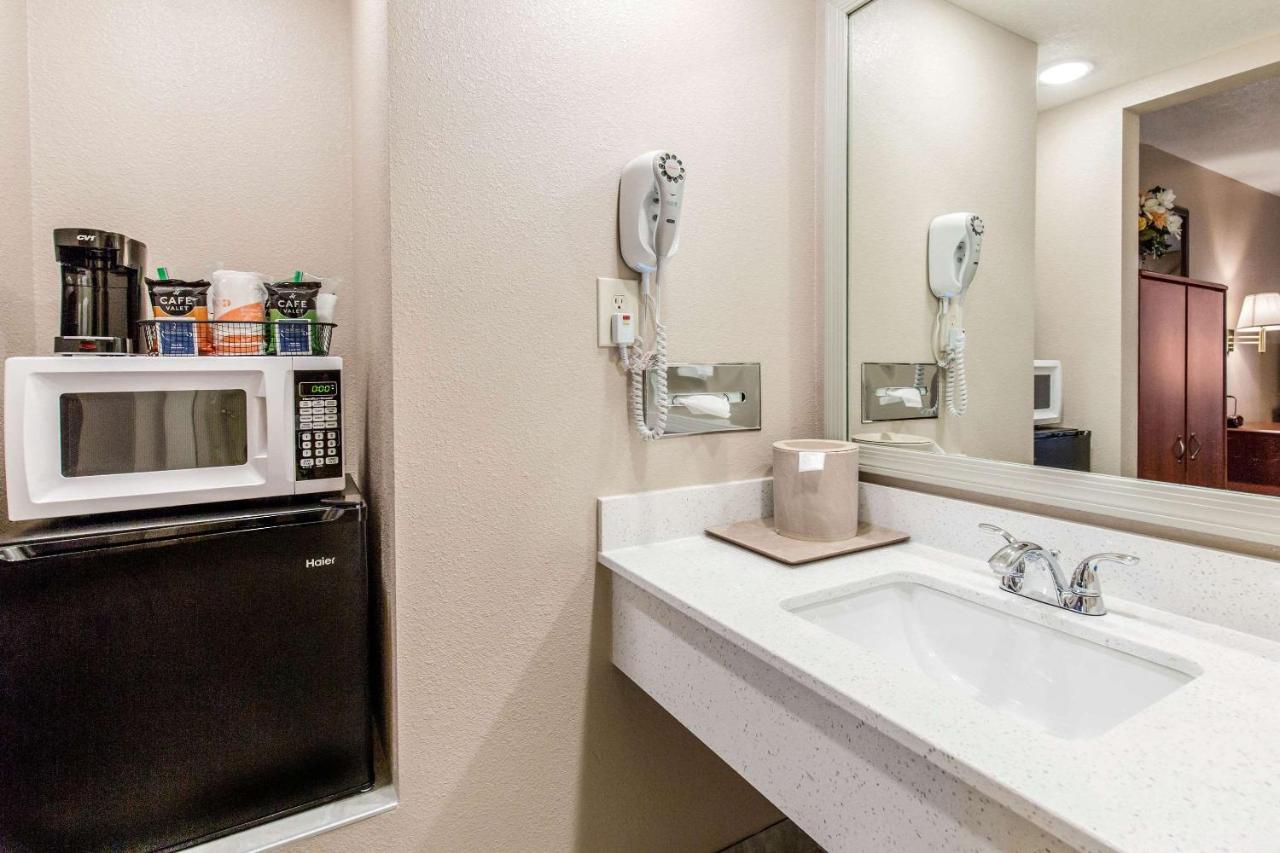 King Room with Shower - Non-Smoking at Quality Inn Cedar City - University Area