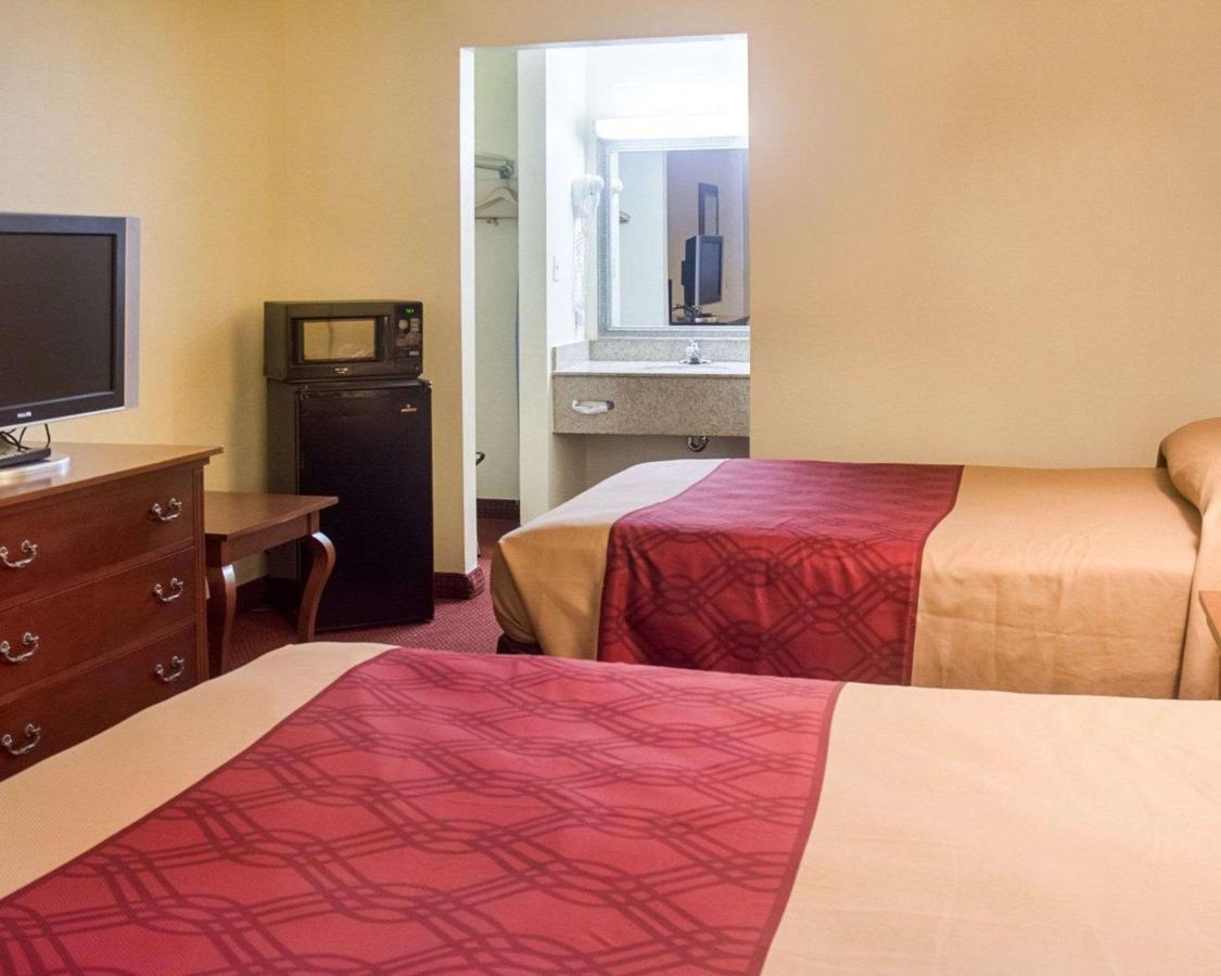 Double Room with Two Double Beds - Non-Smoking at STUDIOS & SUITES 4 LESS CHESAPEAKE