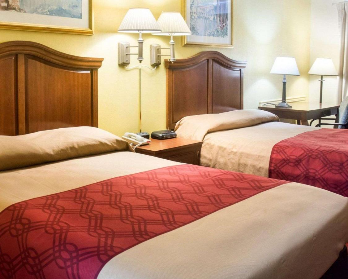 Double Room with Two Double Beds - Non-Smoking at STUDIOS & SUITES 4 LESS CHESAPEAKE