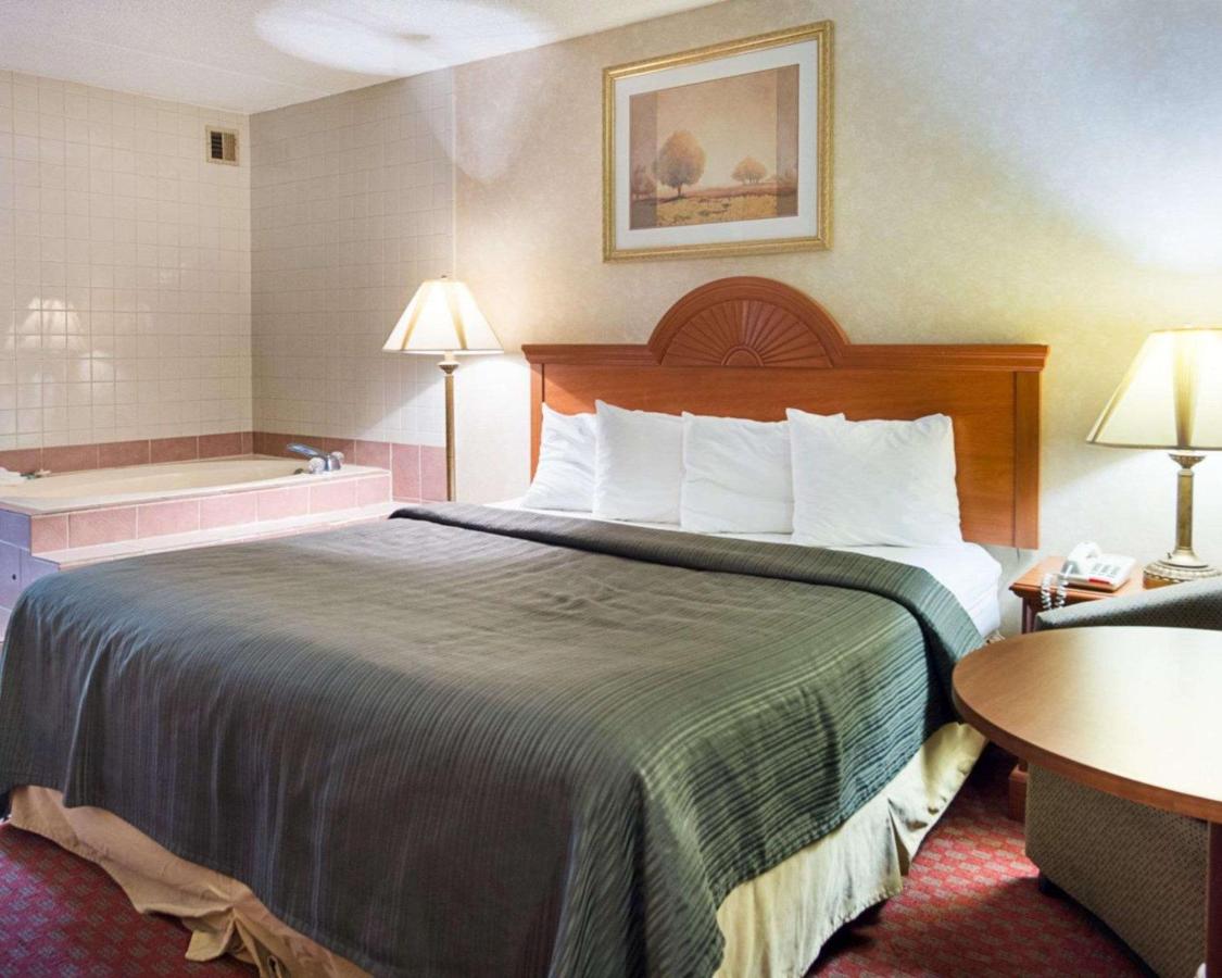 | Quality Inn Petersburg-Fort Lee