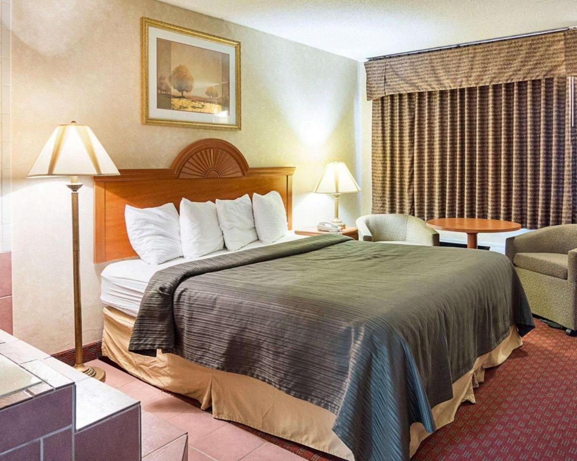 | Quality Inn Petersburg-Fort Lee