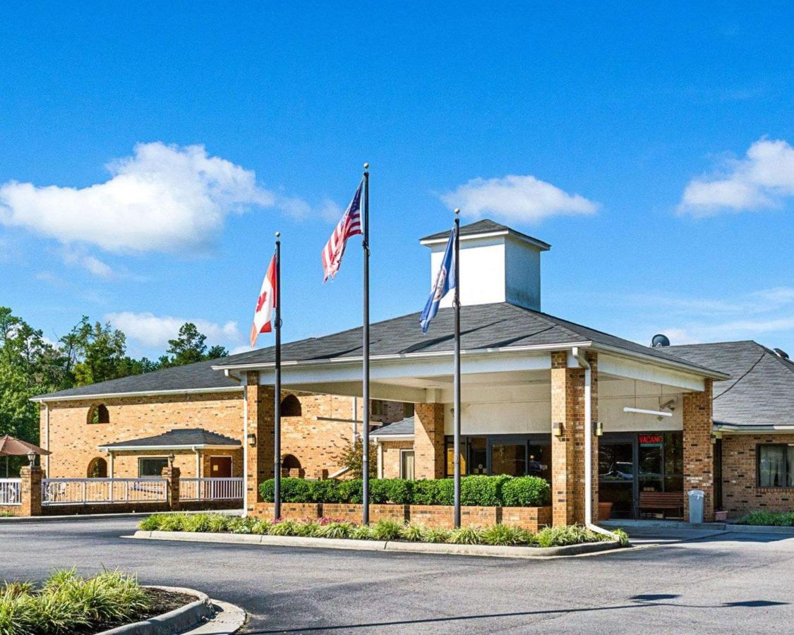 | Quality Inn Petersburg-Fort Lee