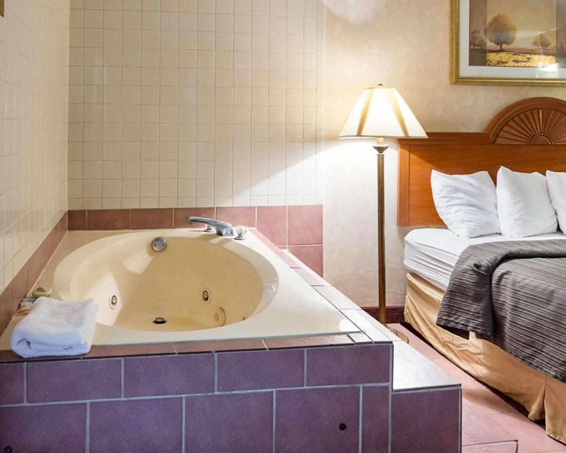 | Quality Inn Petersburg-Fort Lee