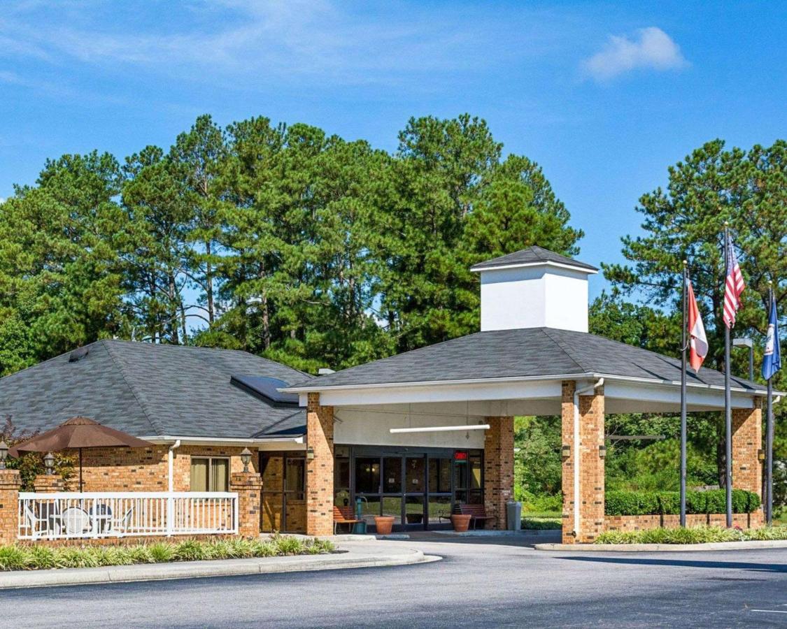 | Quality Inn Petersburg-Fort Lee