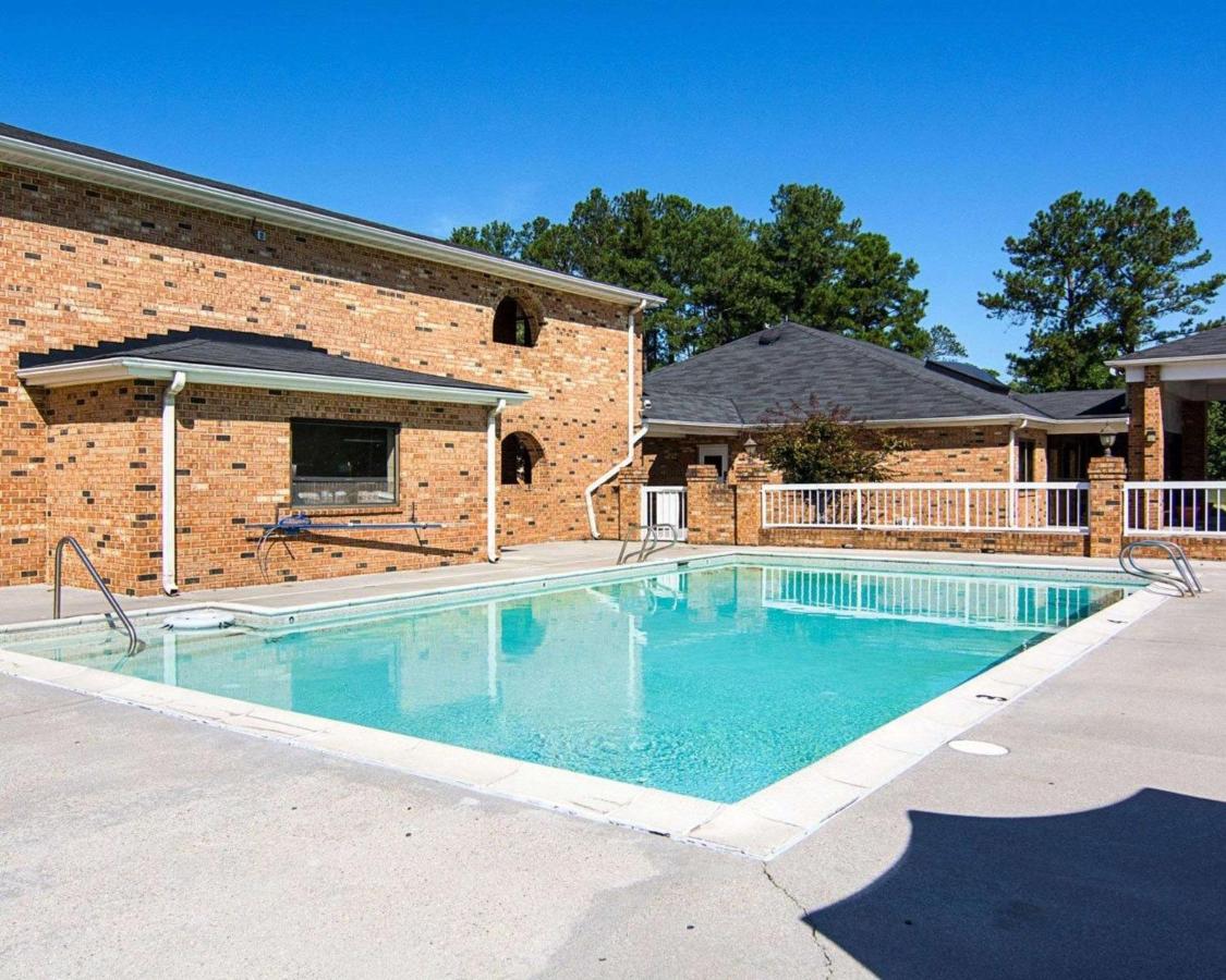 | Quality Inn Petersburg-Fort Lee