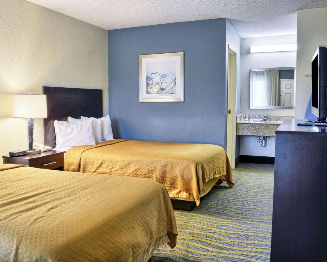 Double Room with Two Double Beds - Non-Smoking at Quality Inn Thornburg