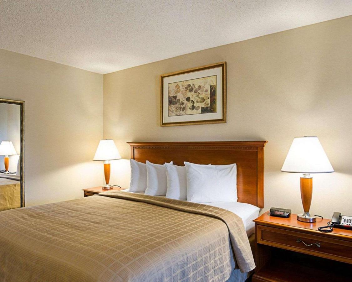 Executive King Room, 1 King Bed, Larger Room, Non Smoking at Quality Inn Troutville - Roanoke North
