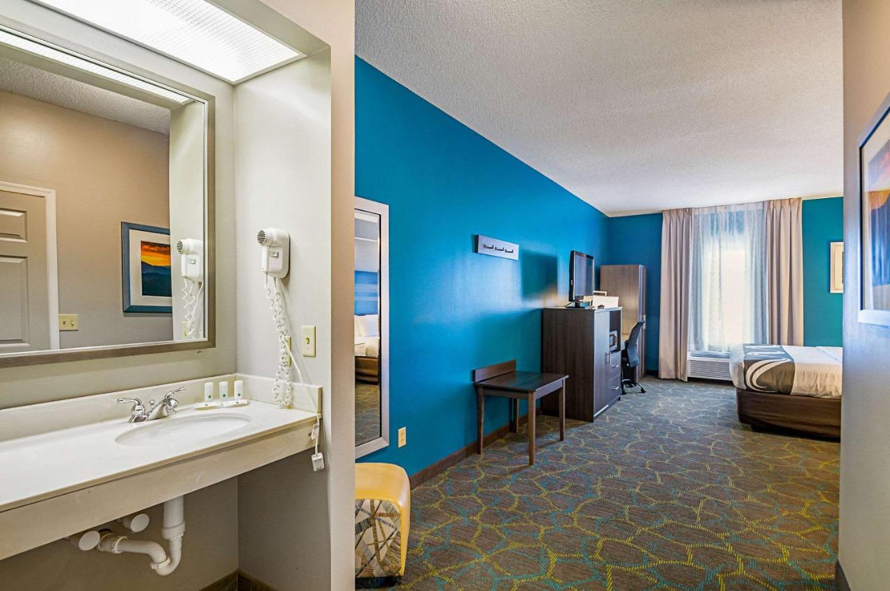 King Room - Accessible/Non-Smoking at Quality Inn Harrisonburg I-81