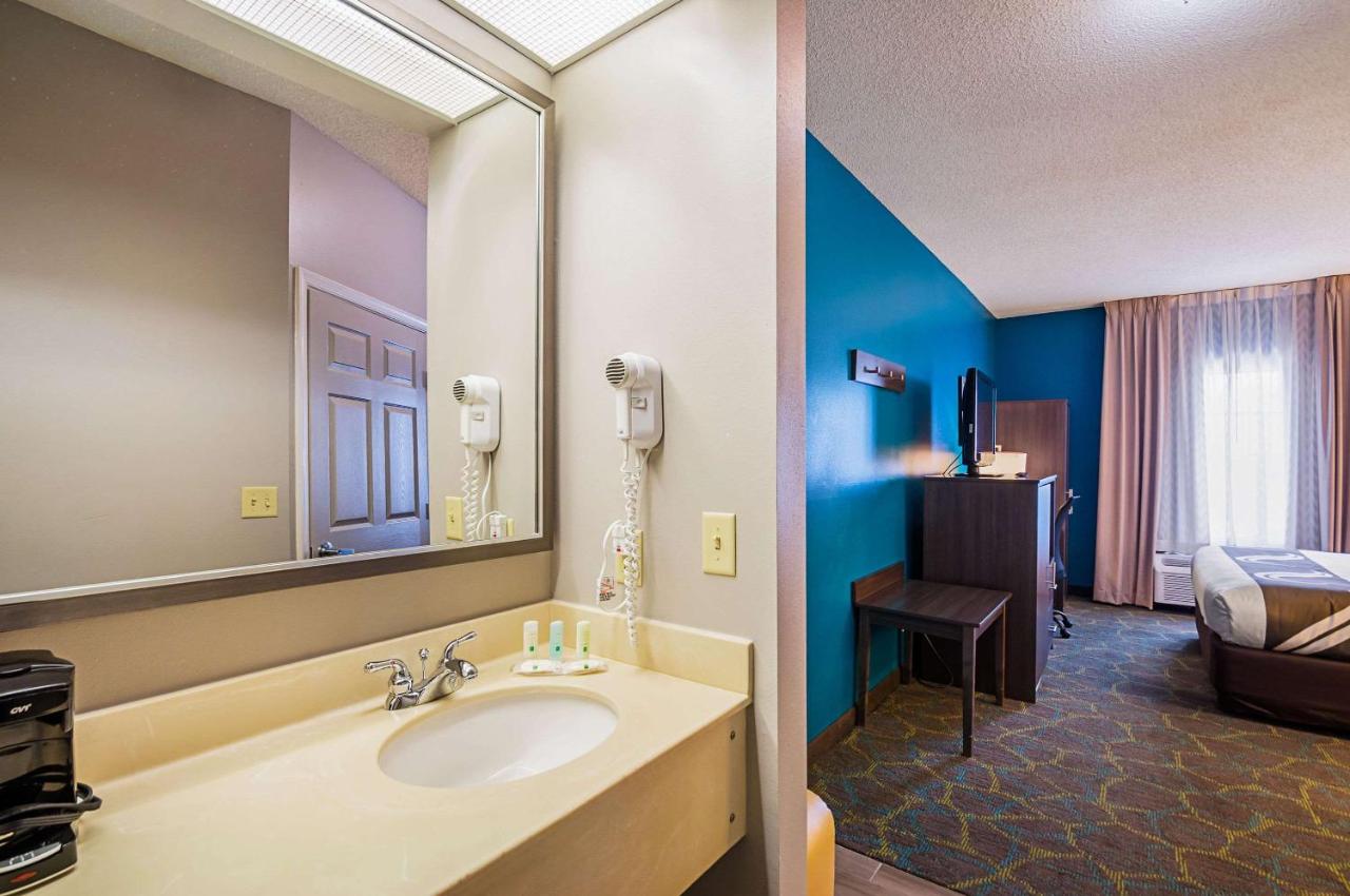King Room - Accessible/Non-Smoking at Quality Inn Harrisonburg I-81