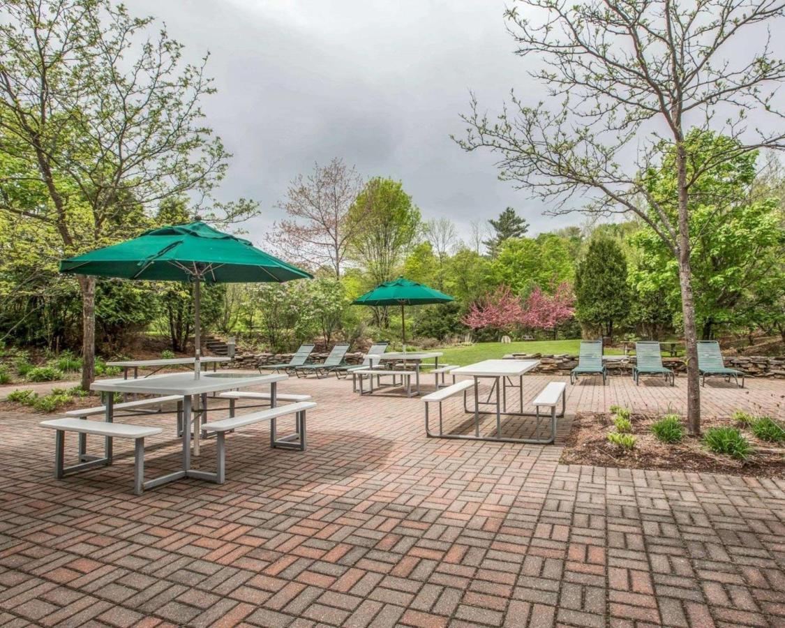 | Comfort Inn & Suites Near Burke Mountain