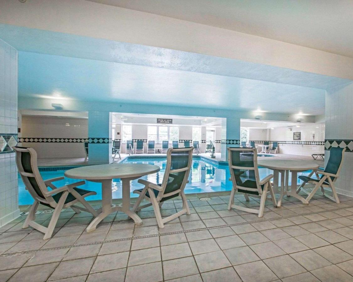 | Comfort Inn & Suites Near Burke Mountain