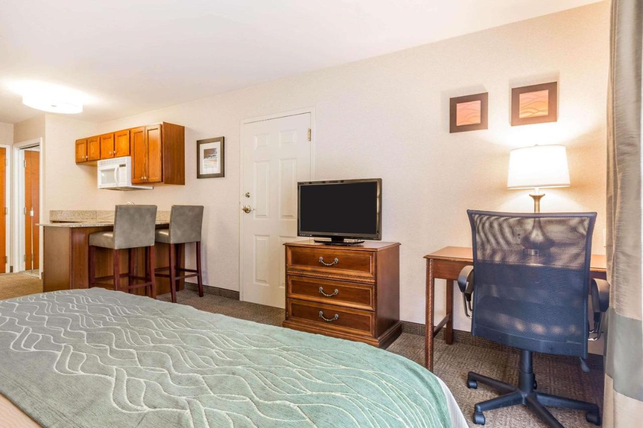 | Comfort Inn & Suites South Burlington