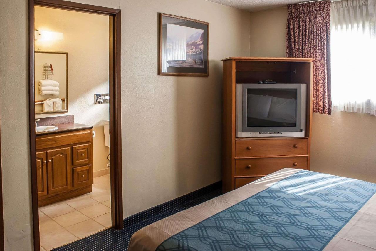 | Econo Lodge Inn & Suites Hoquiam