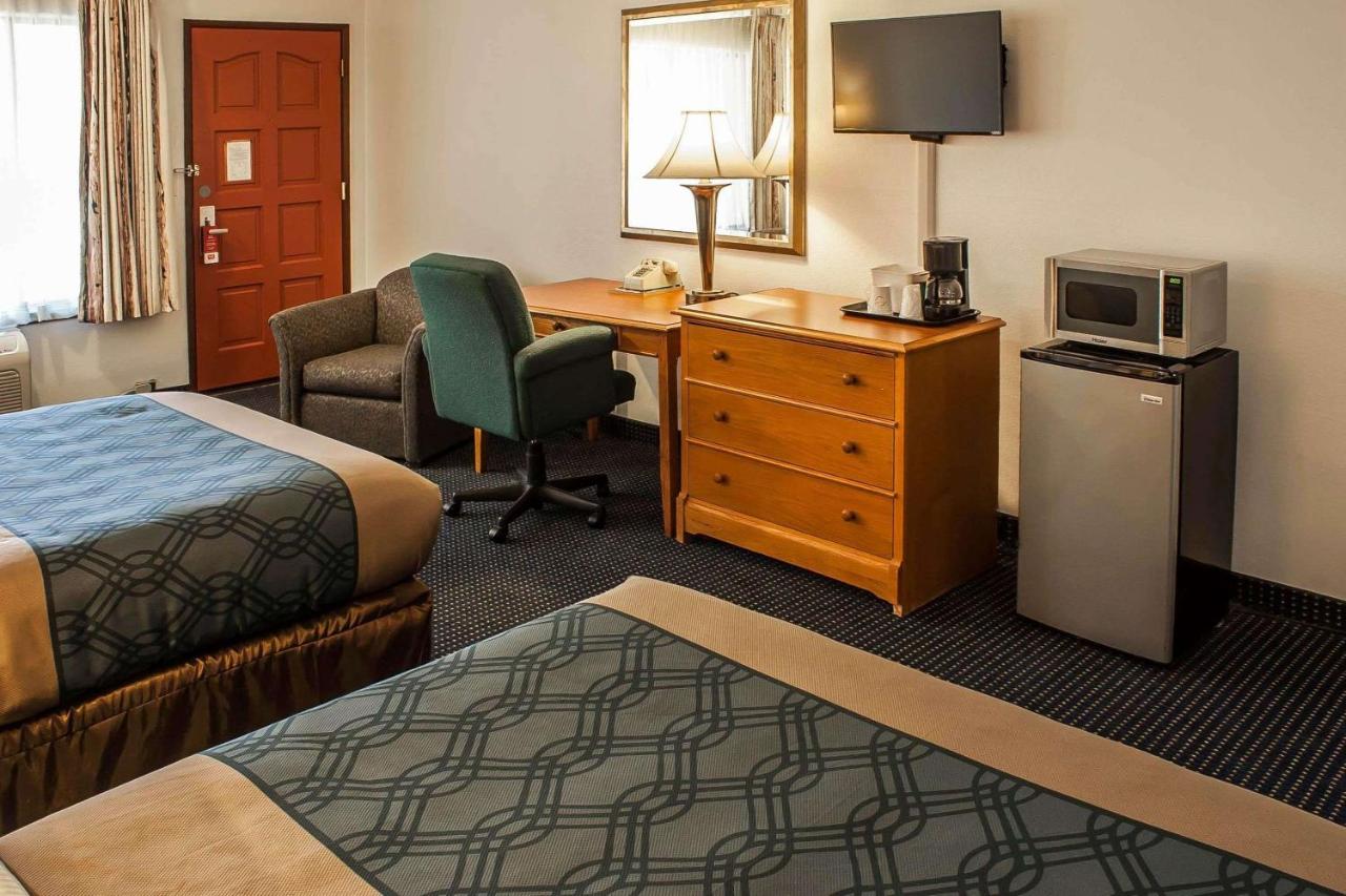 | Econo Lodge Inn & Suites Hoquiam