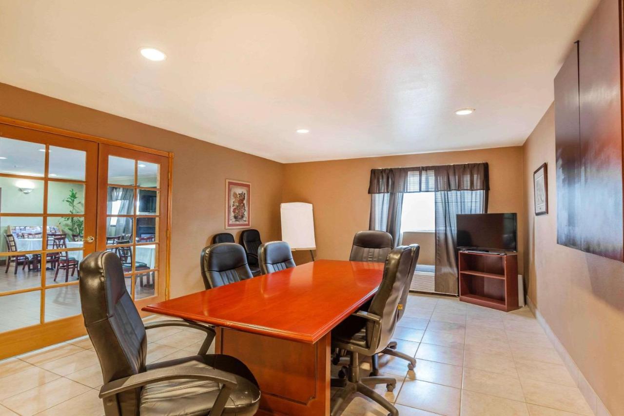 | Quality Inn Arlington