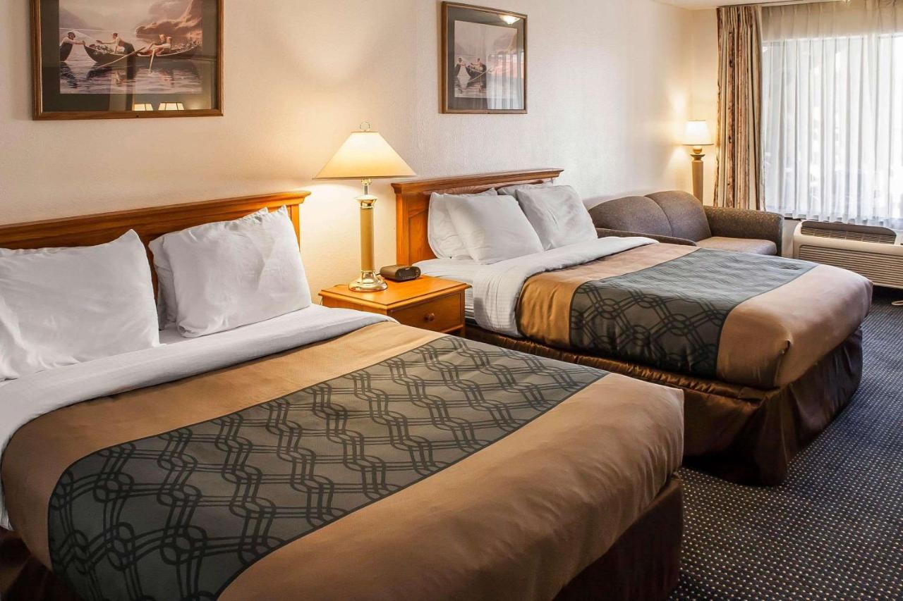 | Econo Lodge Inn & Suites Hoquiam