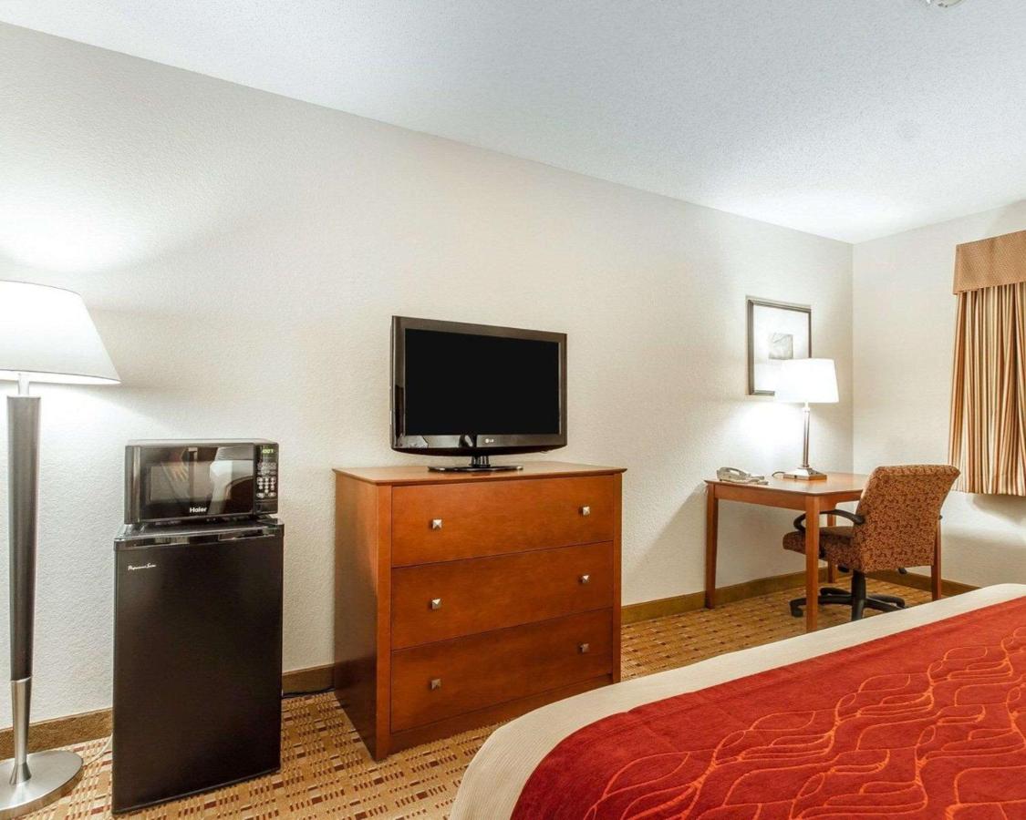 King Room - Non-Smoking at Quality Inn & Suites Eau Claire University Area