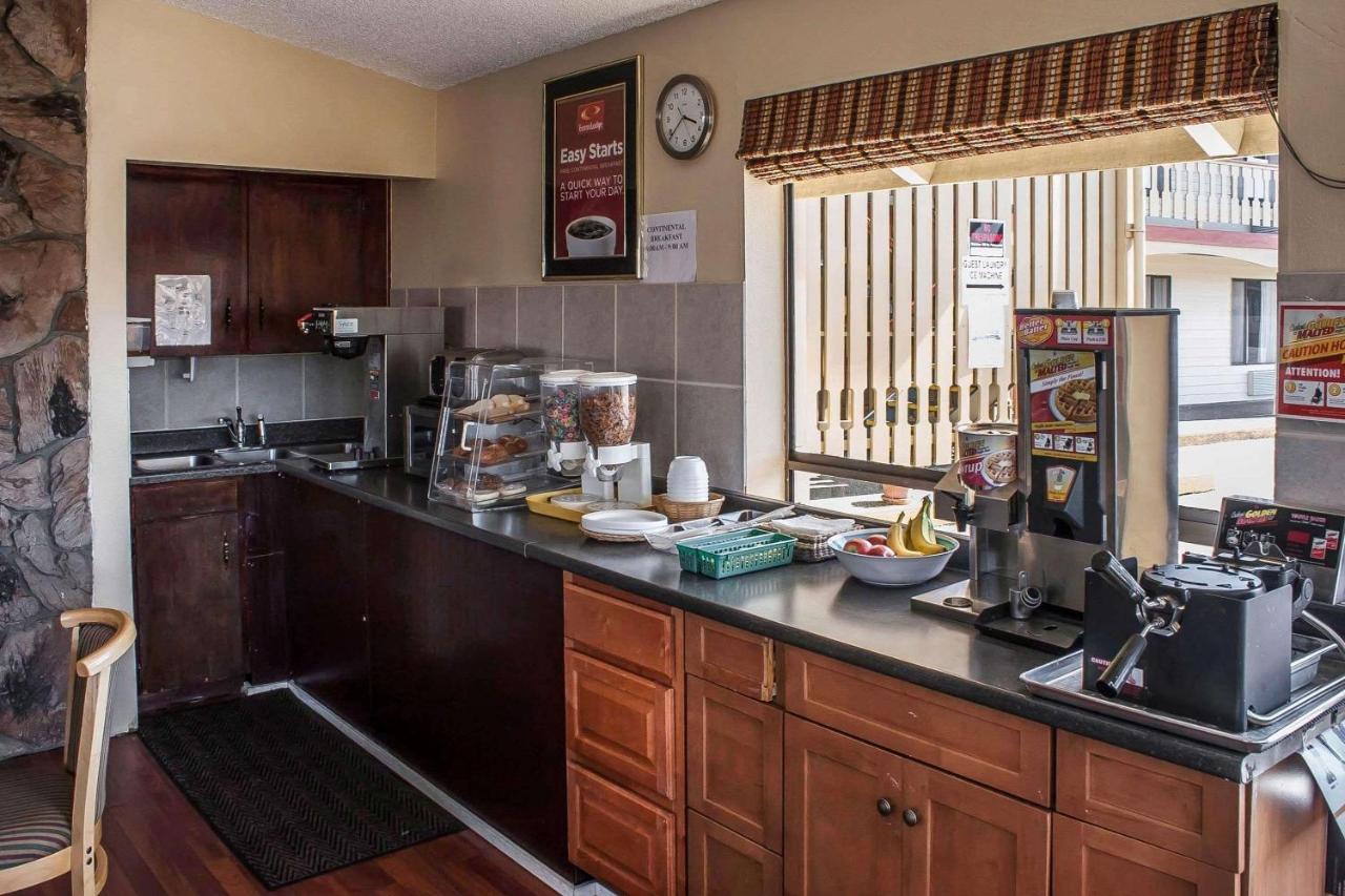 | Econo Lodge Inn & Suites Hoquiam