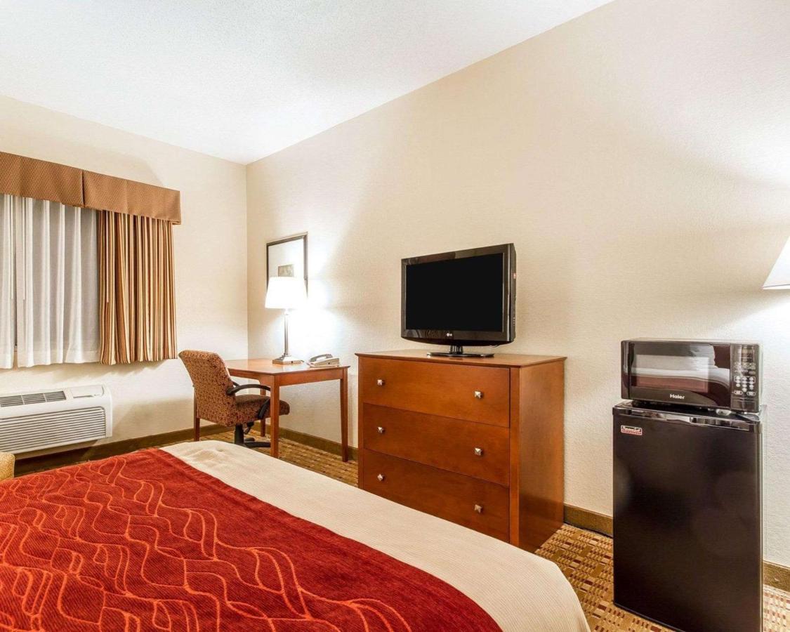 Queen Room - Accessible/Non-Smoking at Quality Inn & Suites Eau Claire University Area