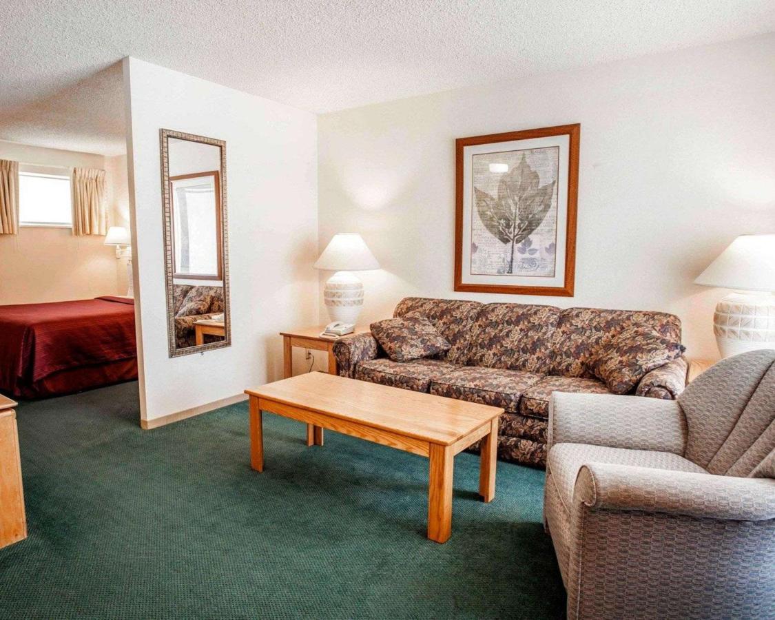 Queen Room - Non-Smoking at Quality Inn & Suites Bremerton near Naval Shipyard