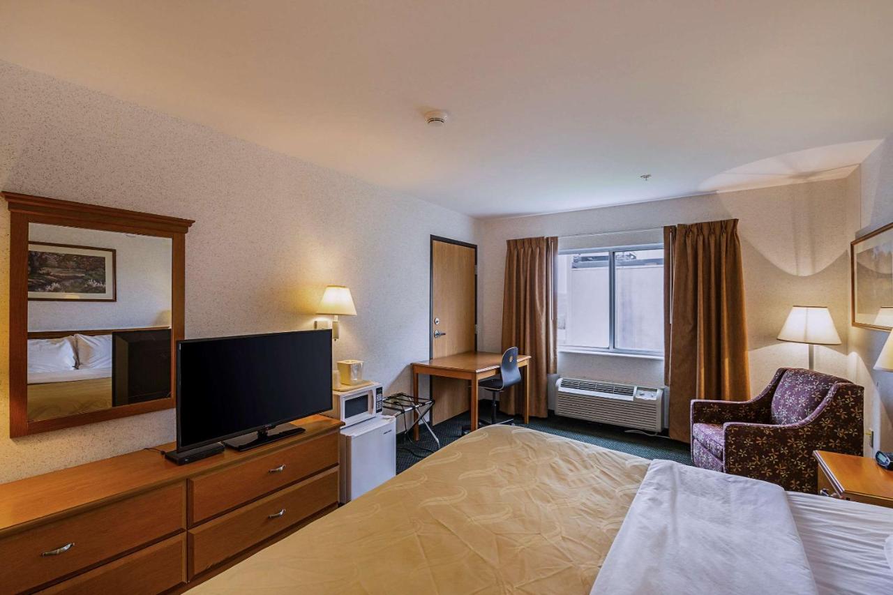 King Room - Non-Smoking at Quality Inn & Suites Belmont Route 151