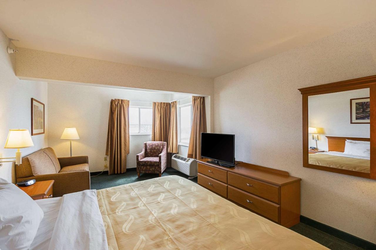 King Suite - Non-Smoking at Quality Inn & Suites Belmont Route 151