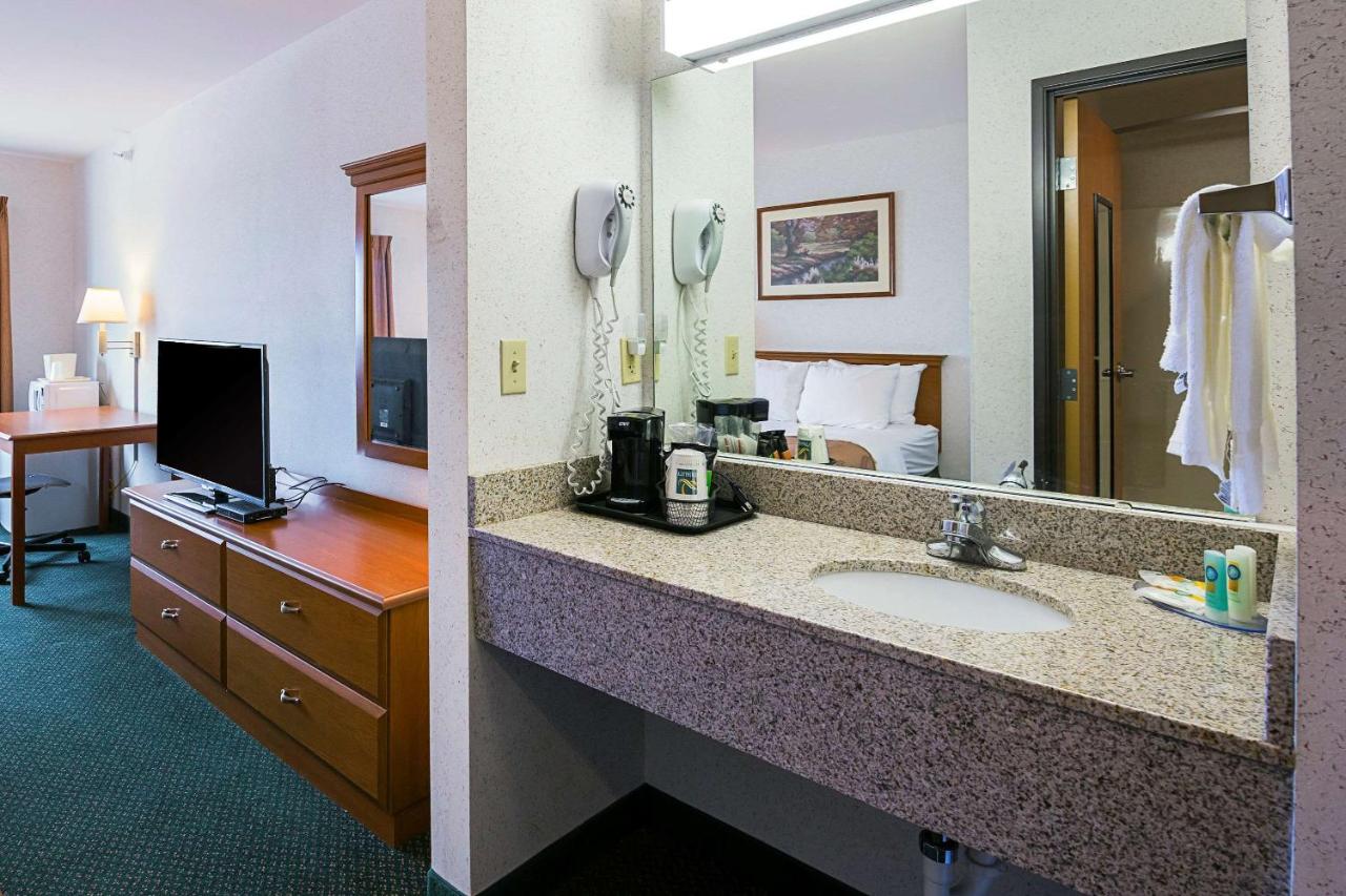 Queen Room with Two Queen Beds - Non-Smoking at Quality Inn & Suites Belmont Route 151