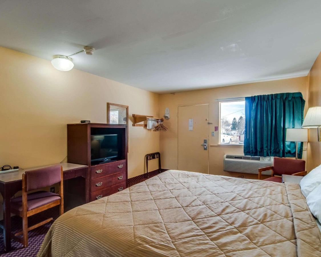 | Econo Lodge Near Bluefield College