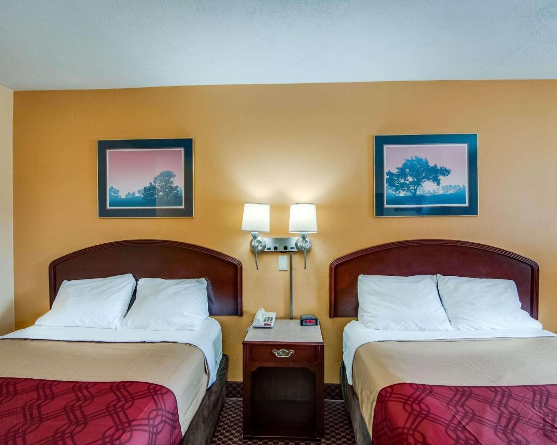 | Econo Lodge Near Bluefield College