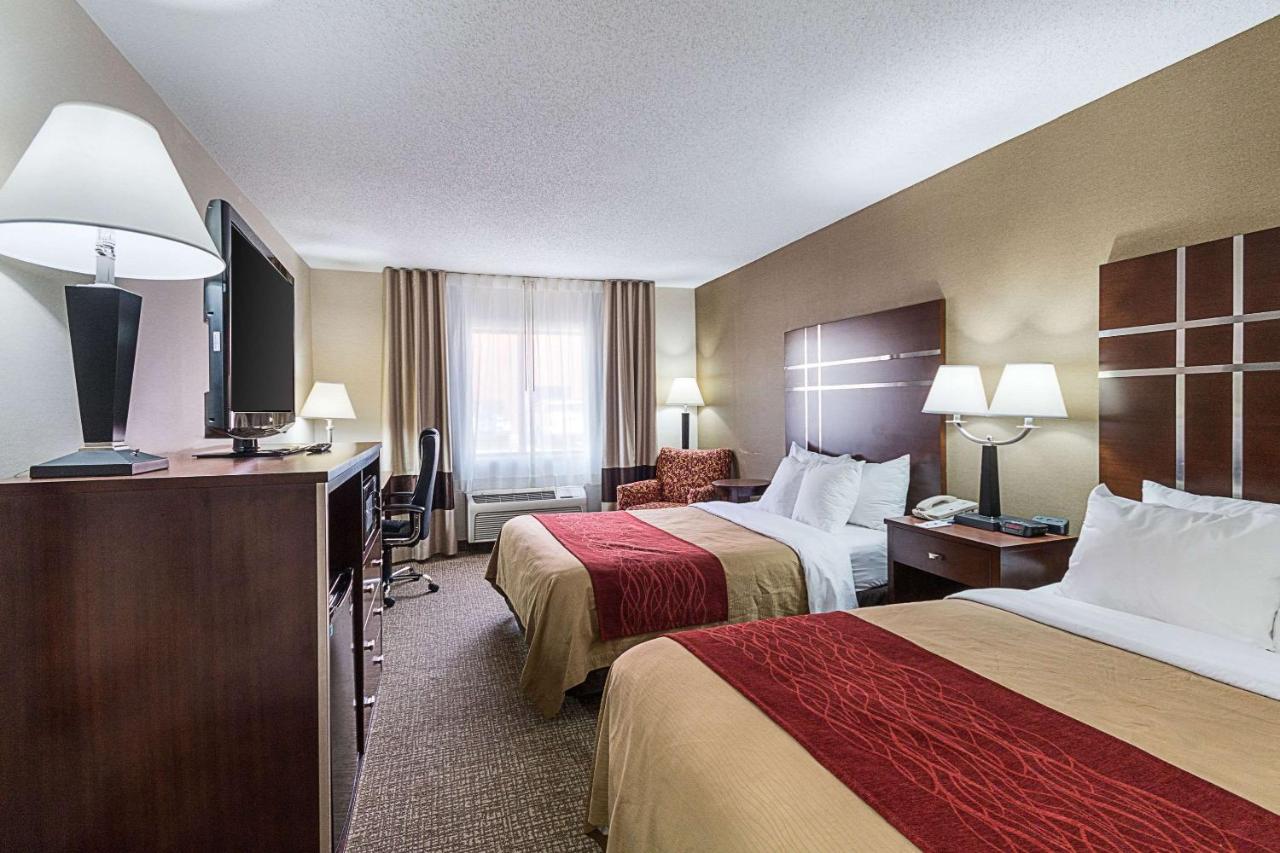 Double Room with Two Double Beds - Non-Smoking at Quality Inn Parkersburg North - Vienna
