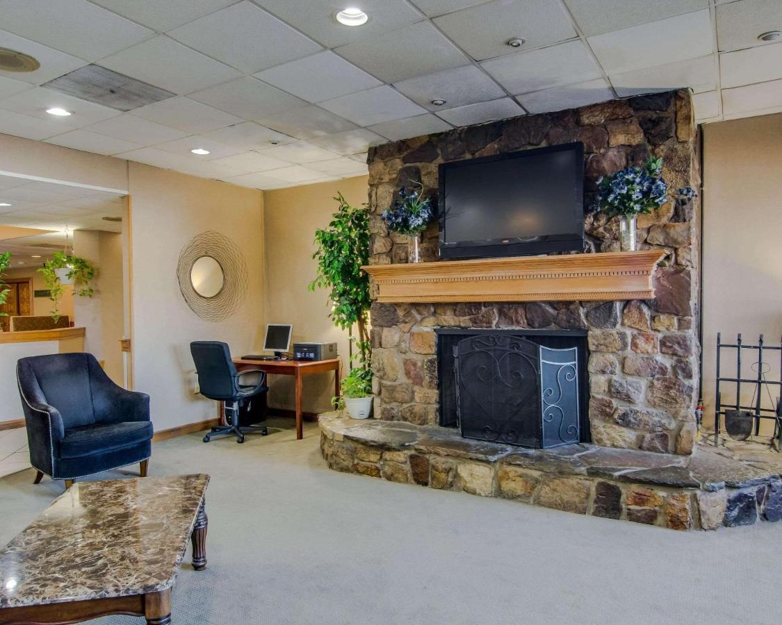| Quality Hotel and Conference Center