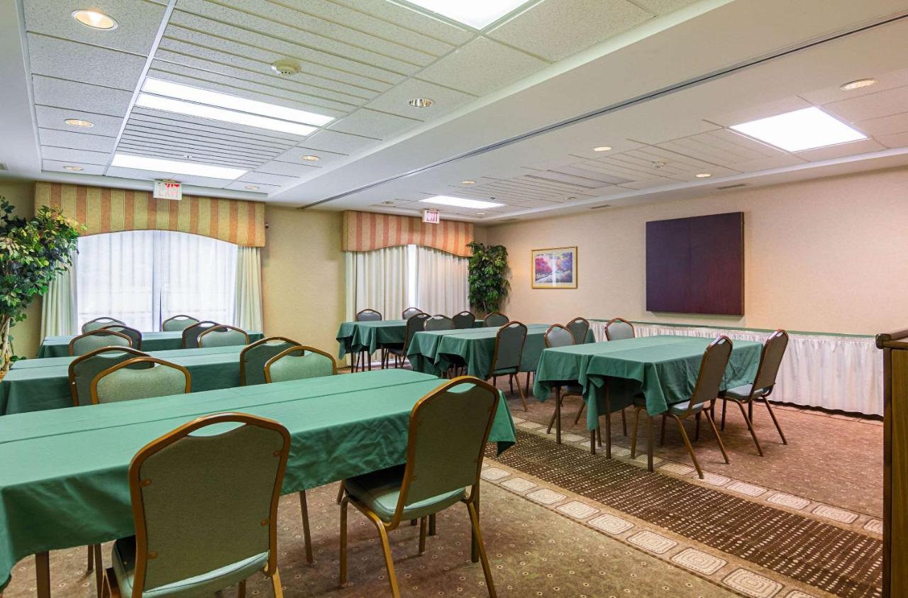 | Quality Suites Martinsburg