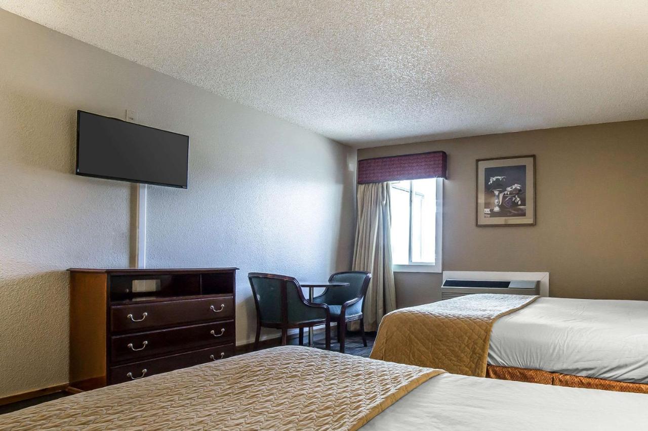 | Rodeway Inn Cheyenne East