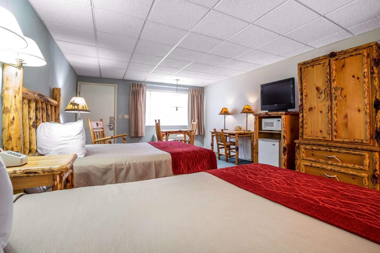 Double Suite with Two Double Beds at Rodeway Inn & Suites Pronghorn Lodge Lander