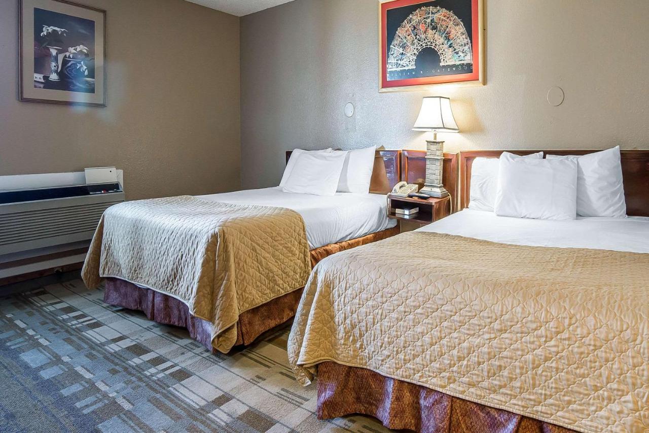 | Rodeway Inn Cheyenne East