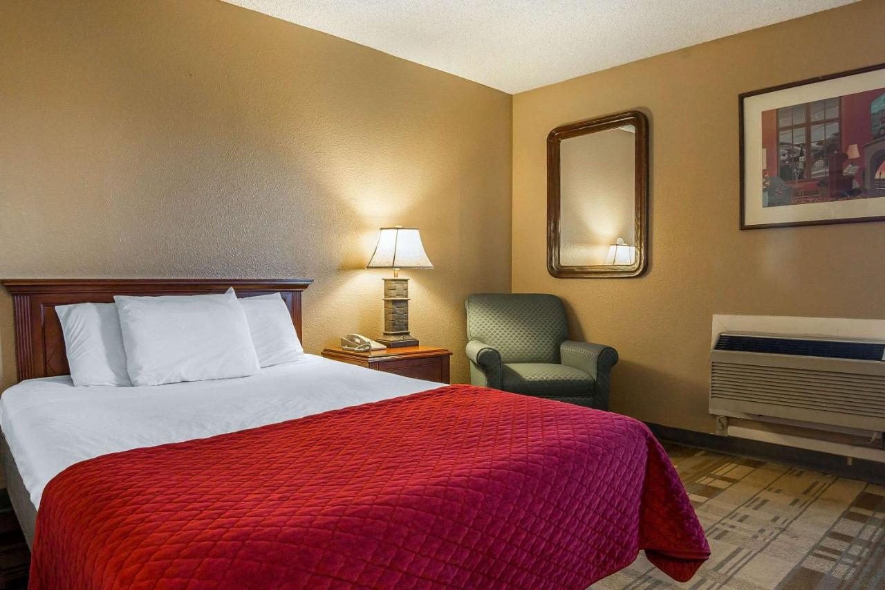 | Rodeway Inn Cheyenne East