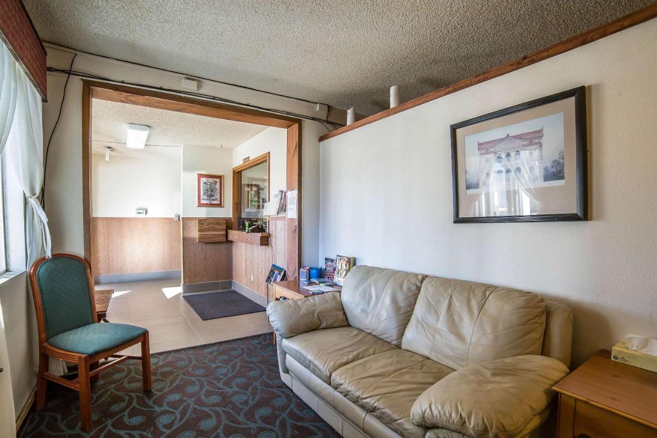 | Rodeway Inn Cheyenne East