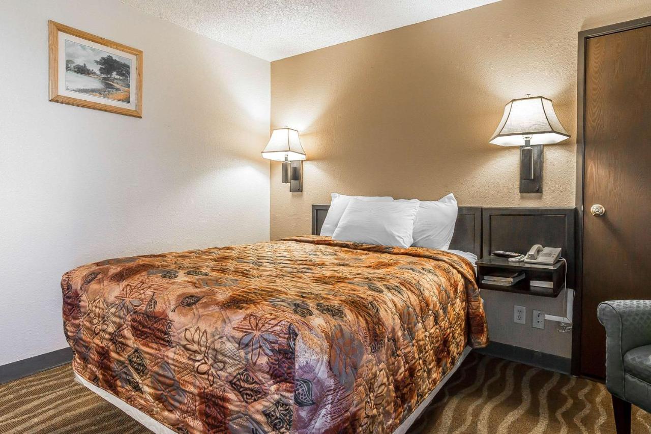  | Rodeway Inn Cheyenne East