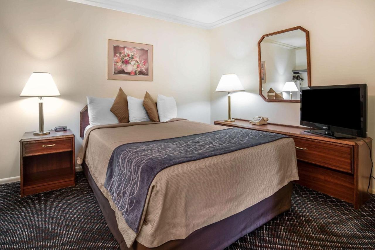 Double Suite with Two Double Beds at Rodeway Inn & Suites Pronghorn Lodge Lander