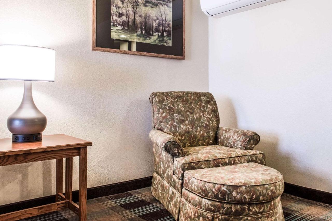 Queen Room with Two Queen Beds at Comfort Inn & Suites Sheridan